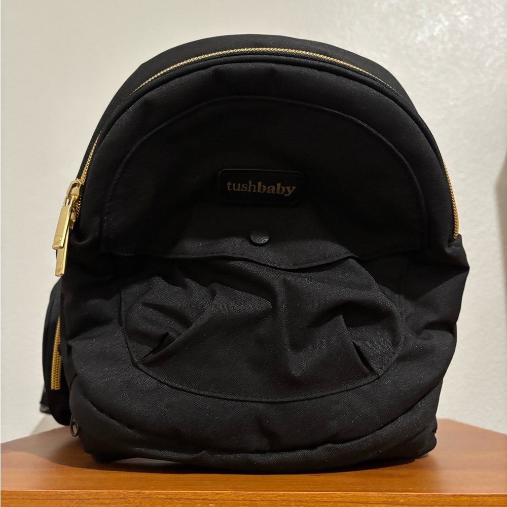 Elegant Black Baby Bag with Gold Zippers - Picture 2 of 3